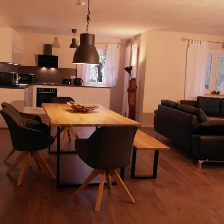 Apartment Ferienwohnung *